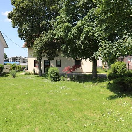 Maple Place Velika Gorica Dış mekan fotoğraf