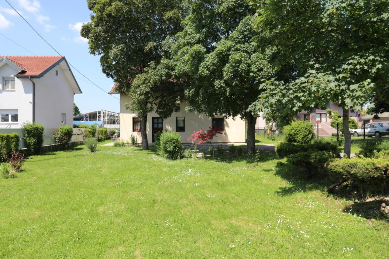 Maple Place Velika Gorica Dış mekan fotoğraf